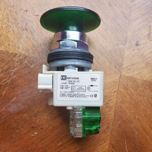 Square D 9001 KM38 Green Illuminated 120v 120MB lamp Push Button Switch NEW